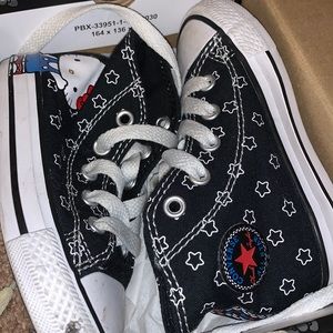 Hello Kitty Converse